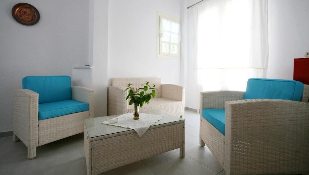 Agnadi Hotel Agia Anna  Exteriör bild