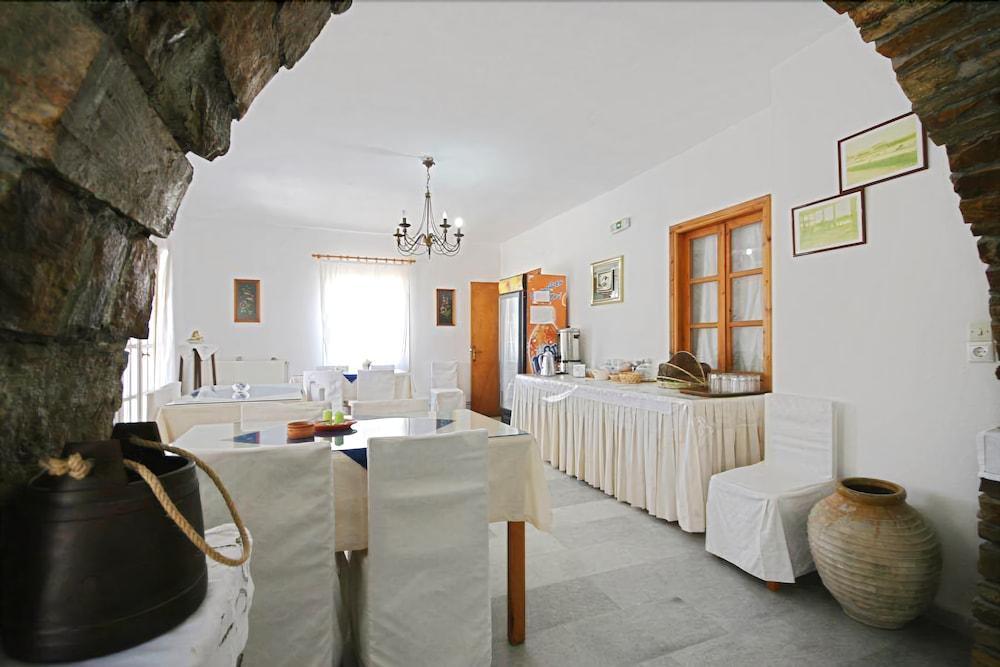 Agnadi Hotel Agia Anna  Exteriör bild