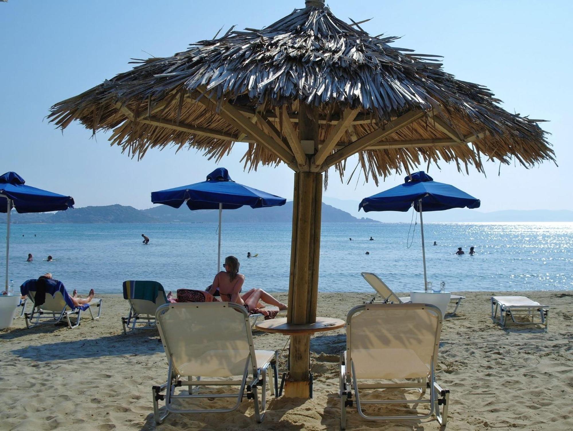 Agnadi Hotel Agia Anna  Exteriör bild
