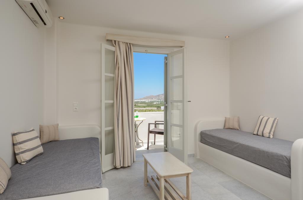 Agnadi Hotel Agia Anna  Exteriör bild