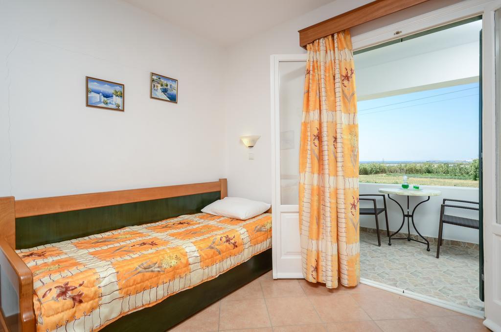 Agnadi Hotel Agia Anna  Exteriör bild