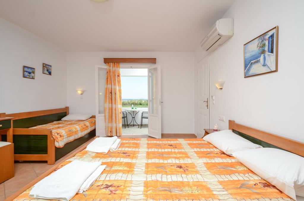 Agnadi Hotel Agia Anna  Exteriör bild