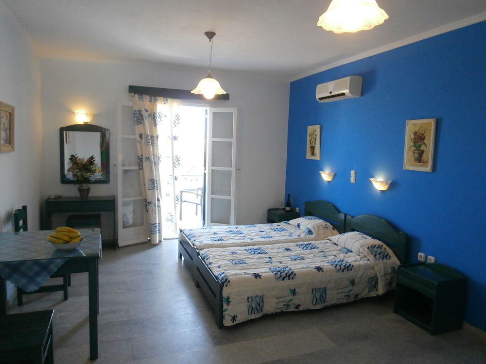 Agnadi Hotel Agia Anna  Exteriör bild