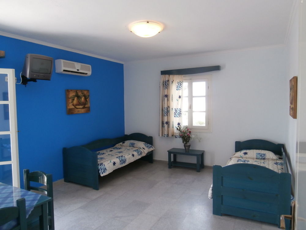 Agnadi Hotel Agia Anna  Exteriör bild
