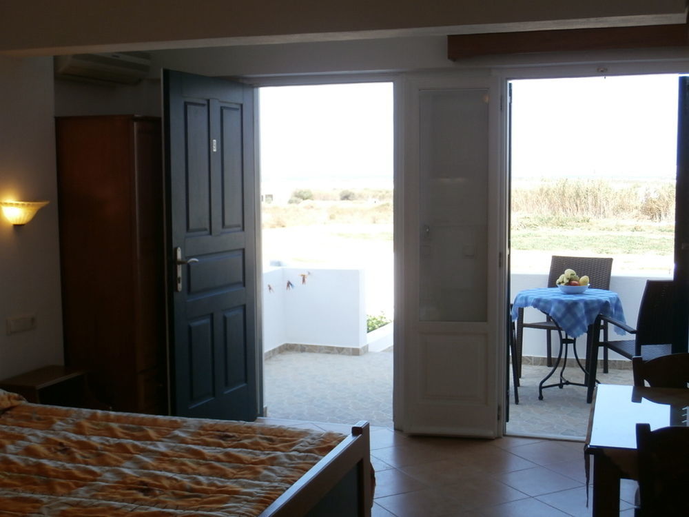 Agnadi Hotel Agia Anna  Exteriör bild